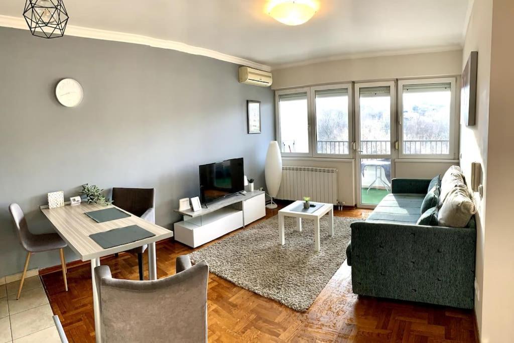 Sunkissed Apartment Belgrád Kültér fotó